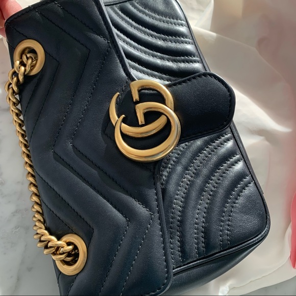 🌟Host Pick🌟 Gucci GG Marmont Matelasse Mini Bag - Picture 4 of 10